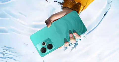 5G-s mobil landol a kínálatban fényes AMOLED panellel a Realme-től