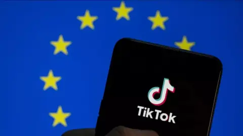 UE: TikTok ți-a divulgat datele personale spre China