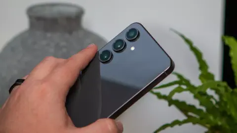 MediaTek rendszerchip hajthatja a gazdaságos Galaxy S25-öt