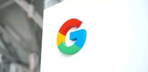 Egy évtized után változik a Google logója