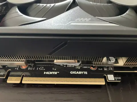 Továbbra is problémát okoz a szivárgó paszta a Gigabyte legmodernebb AMD és Nvidia videokártyáinál