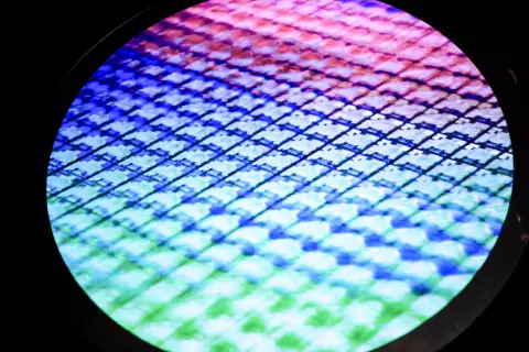 Papíron nagyon visszaesett az Intel és az AMD processzorok forgalma Oroszországban – A helyi vállalatok mást mondanak