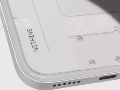 Már képünk is van a Nothing Phone (3)-ról