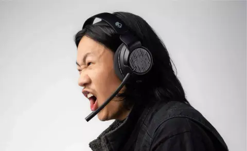 Elsöprő basszust ígérő gamer fejhallgatóval állt elő a Skullcandy