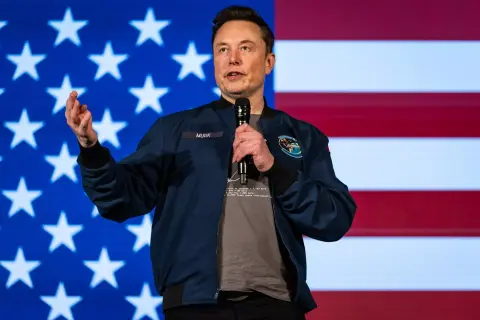 Musk új politikai erőt hoz létre, a Tesla zuhanásba kezdett