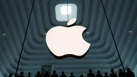 Otthagyja az Apple-t, akiben korábban Tim Cook lehetséges utódját látták