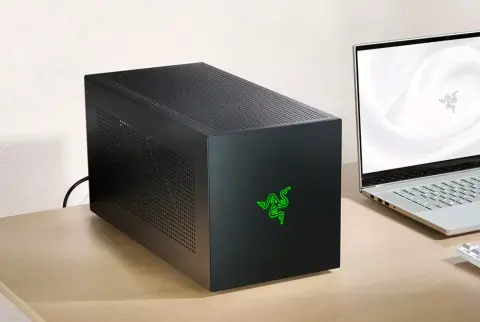 Elkészült a Razer első Thunderbolt 5 portos külső VGA háza, és egy Thunderbolt 5 porttal szerelt dokkolót is villantottak
