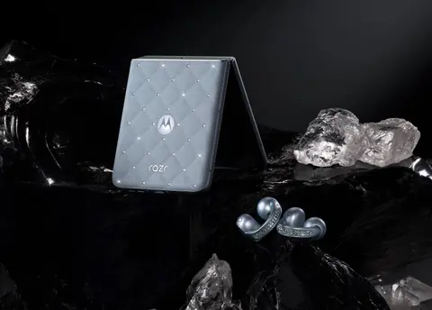 Swarovski kövekkel szórta tele termékeit a Motorola