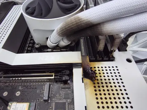 10 másodpercre kigyulladt egy GeForce RTX 5090-es Zotac videokártya – A Battlefield 6 futott rajta épp