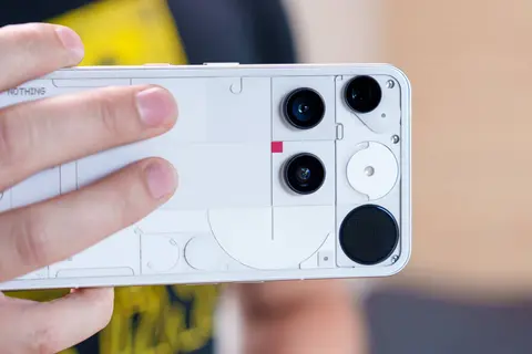 Nothing's neues Spitzenmodell wurde mit professionellen Fotos präsentiert