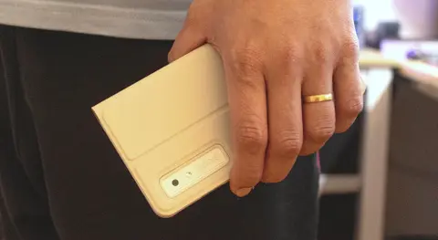 Színes kijelzőt és más extrákat kap a mobilszerű e-könyv olvasó