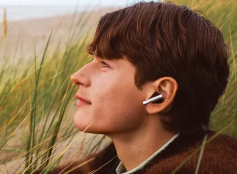 Csúcsmobiloknál is drágább a Bang & Olufsen új fülhallgatója