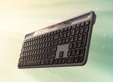 USB csatlakozó nélkül, napelemmel tölthető akkumulátorral érkezik a Logitech új billentyűzete – 10 éven át működhet