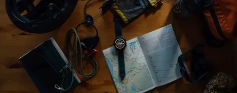 LED-es lámpával villog a Suunto új okosórája