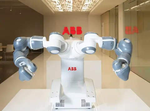Dollármilliárdokért vásárol MI robotikai vállalatot a SoftBank