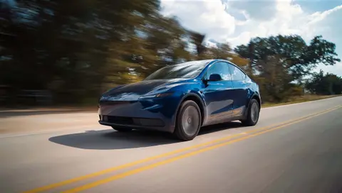 Új, minden eddiginél olcsóbb Tesla Model Y érkezett, ami már itthon is elérhető