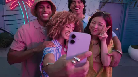 Újabb érdekes információk láttak napvilágot az iPhone 18-nál várható változásokról