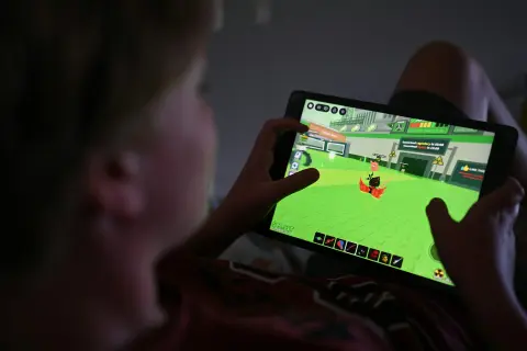 Végre éket ver a gyerekek és a felnőttek közé a Roblox