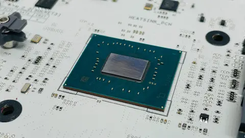 A Samsung gyárthatja az Intel következő generációs, 8 nm-es csíkszélességgel készülő lapkakészleteit?