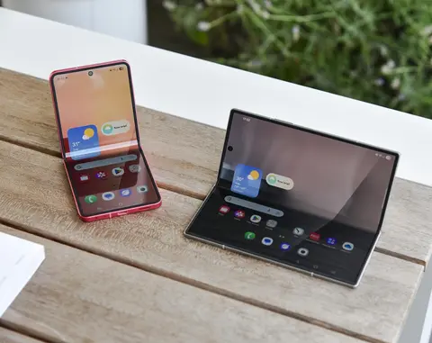 Az iPhone Fold furcsa formát ölthet, de a Samsung is dolgozik egy hasonló eszközön