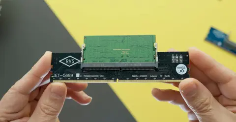 A memóriaárak emelkedése miatt egyre népszerűbbek a mobil modulokból asztalit készítő átalakítók