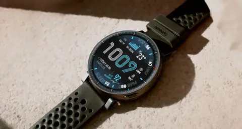 Active Max néven érkezett az Amazfit egyik legkitartóbb okosórája