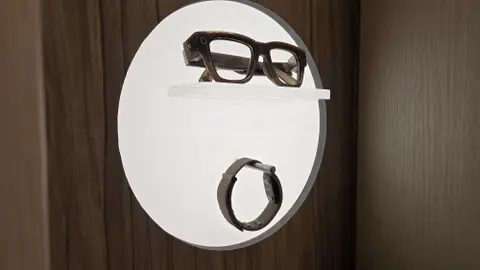 Új funkciókat kap a Ray-Ban Display, de rossz hírrel is szolgált a Meta
