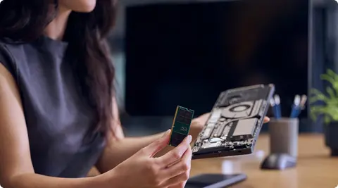 Az AMD RYZEN AI 300-as sorozatú Krackan APU-ja hajtja a HP billentyűzetbe épített PC-jét