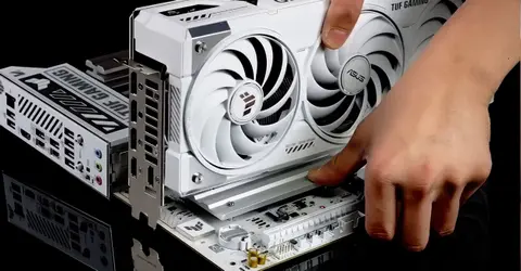 Mecanismul ASUS Q-Release PCIe s-a schimbat din nou - Iar conține un buton