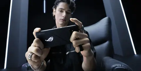 Gata. ASUS părăsește piața telefoanelor mobile