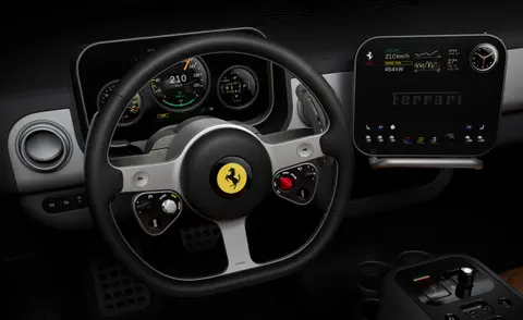 Megmutatta a Ferrari, milyen belteret tervezett Jony Ive az első villanyautójának