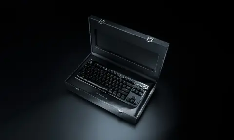 Razerjeva ponudba bogatejša za 500-dolarsko mehansko igralno tipkovnico – prihaja Huntsman Signature Edition