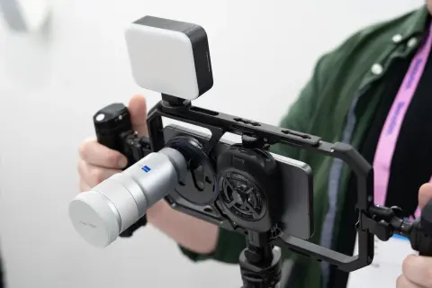 A Vivo X300 Ultra már fotós és videós kiegészítők arzenáljával érkezik