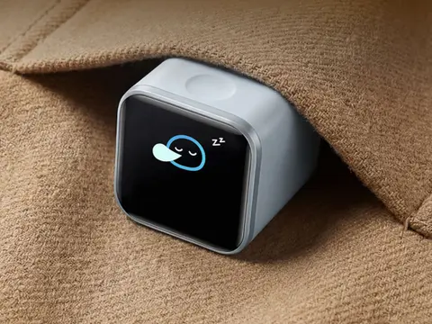 Az iPhone-okhoz szabott, intelligens kijelzővel szerelt töltő jött az Ankertől