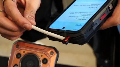 Az Oukitel új telefonja bárhol segít rágyújtani