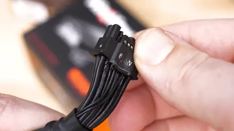 Wieder einmal ist ein 12-V-2x6-Stromanschluss geschmolzen, diesmal beim Tester von „Hardware Unboxed“