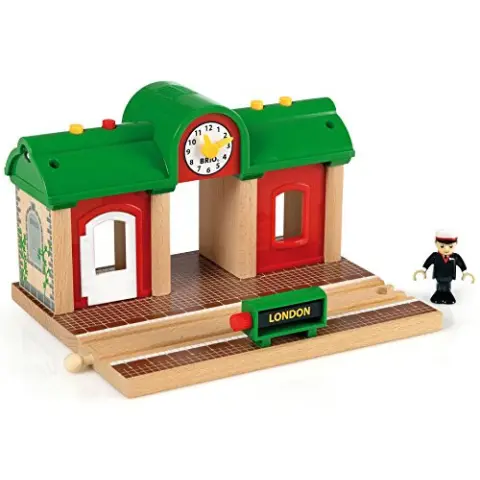 BRIO World Nagy vasútállomás hangrögzítés funkcióval