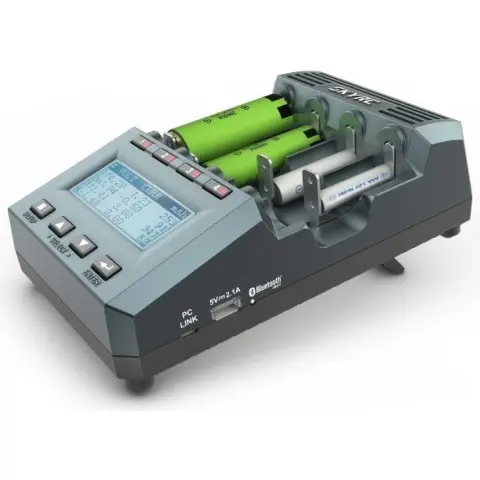 SKYRC MC3000 AA / AAA töltő