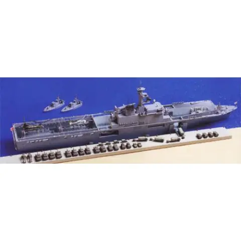 TAMIYA 1:700 JMSDF Defense Ship LST-40