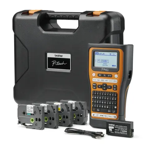BROTHER PT-E560BTSP Pro címkézőgép 180 dpi USB Bluetooth vágó kit
