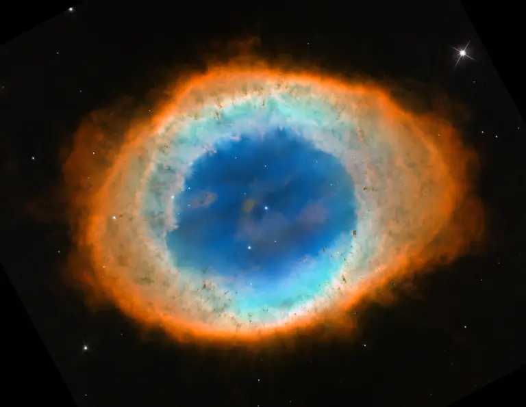 Misterioasa urmă de fier din Nebuloasa inelară